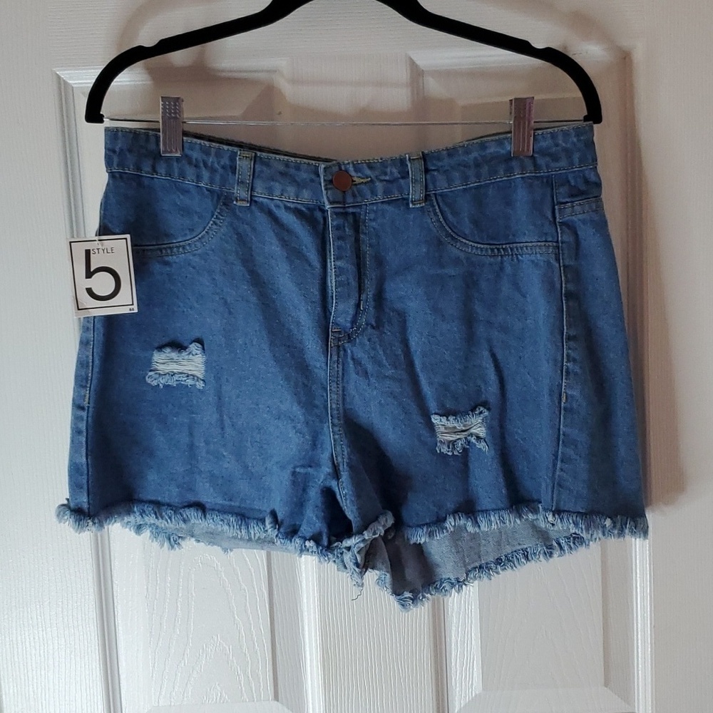 New Distressed Jean Shorts Size XL